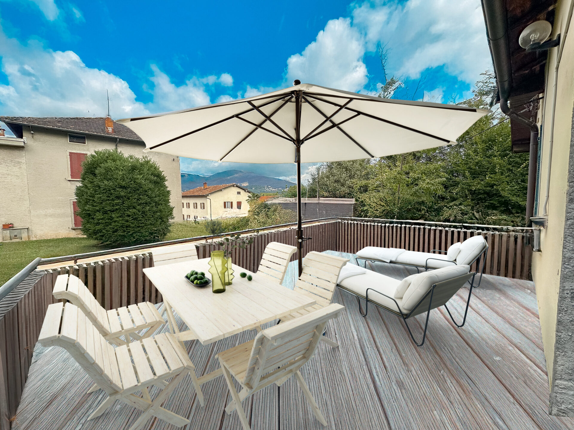 Large single-family house for renovation for sale in Novazzano