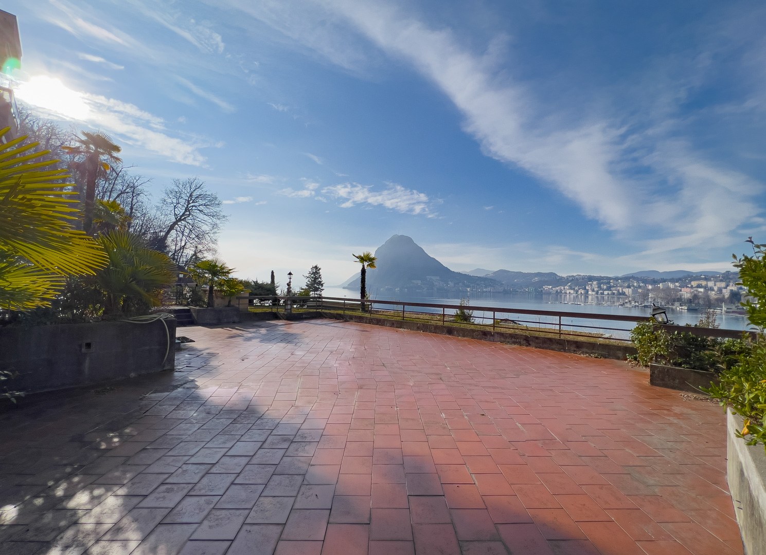 Wohnung mit atemberaubender Terrasse mit Seeblick in Lugano zu verkaufen