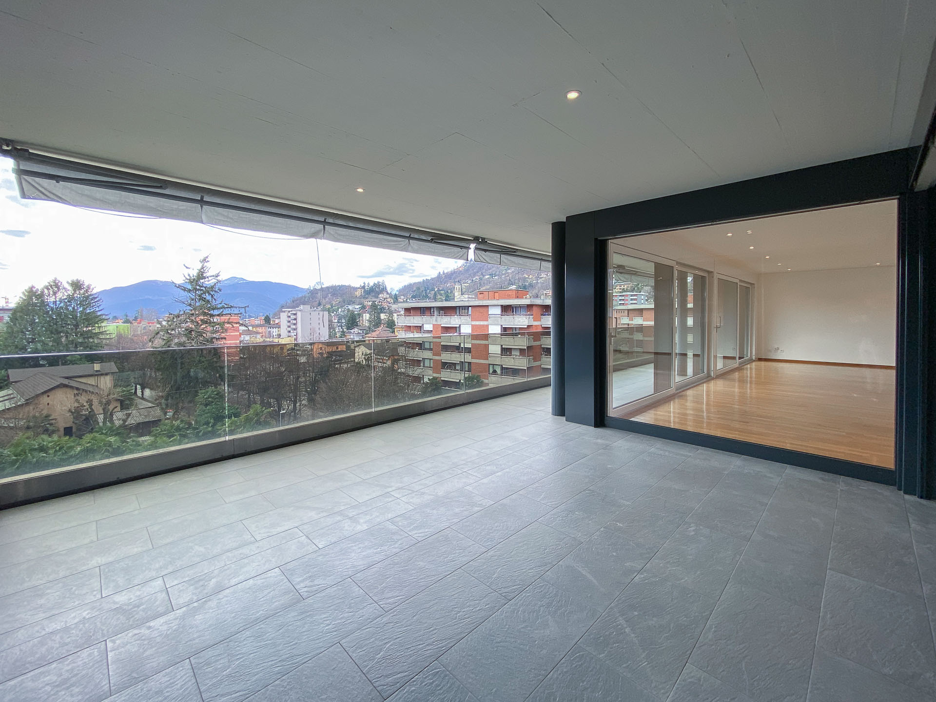 Gorgeous 4.5-room penthouse with large terrace for sale in Agno