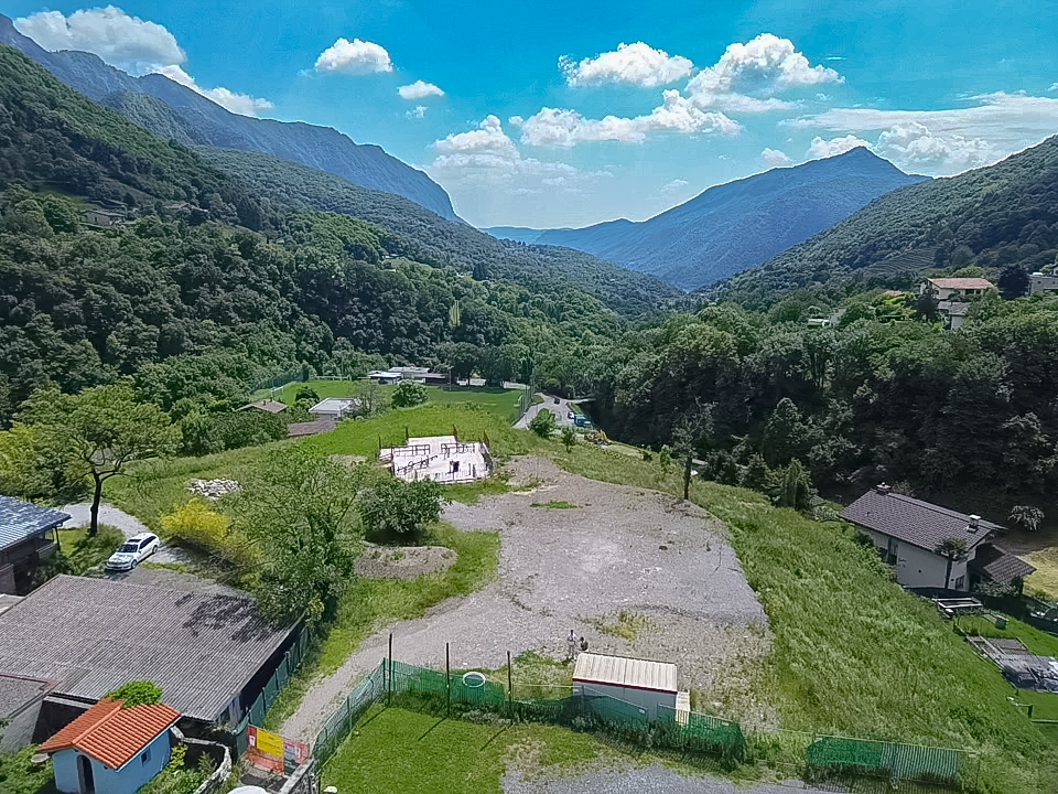 Building land with license for 4 houses for sale in Arogno