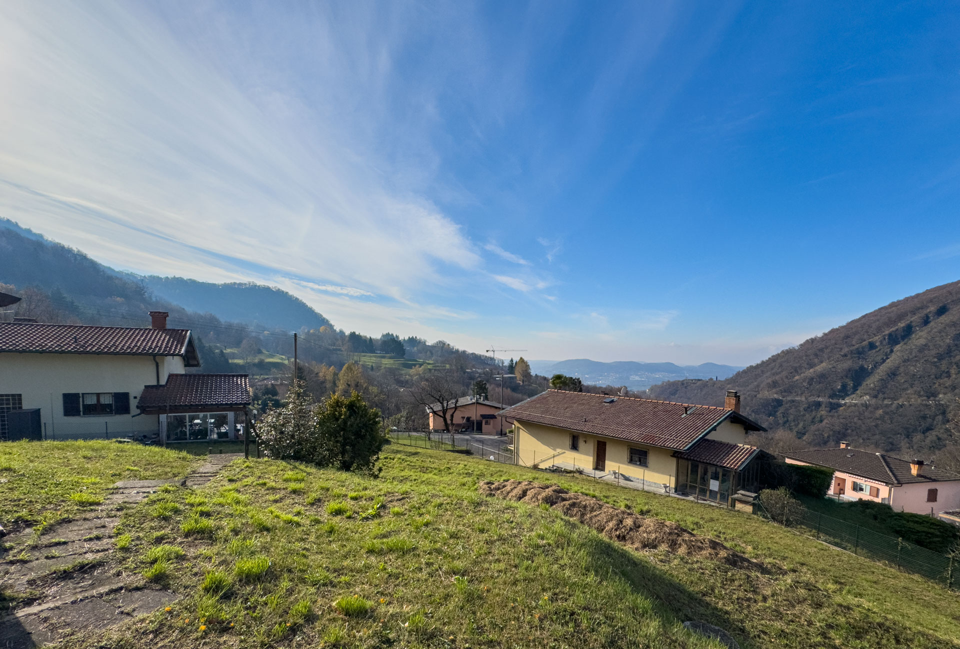 Building land for sale in Caneggio