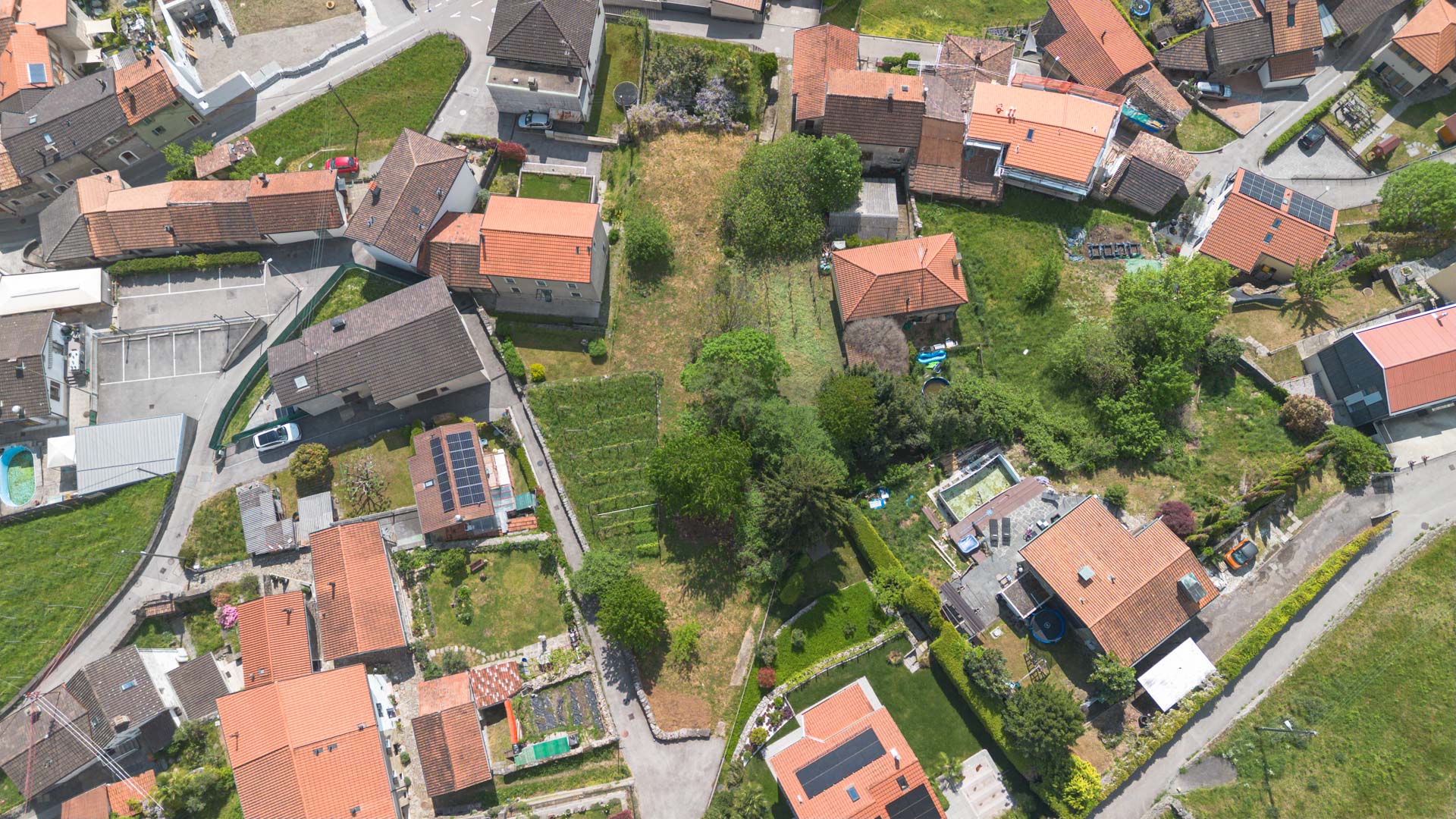 Building land with approved license for sale in Mezzovico Building land with approved license for sale in Mezzovico