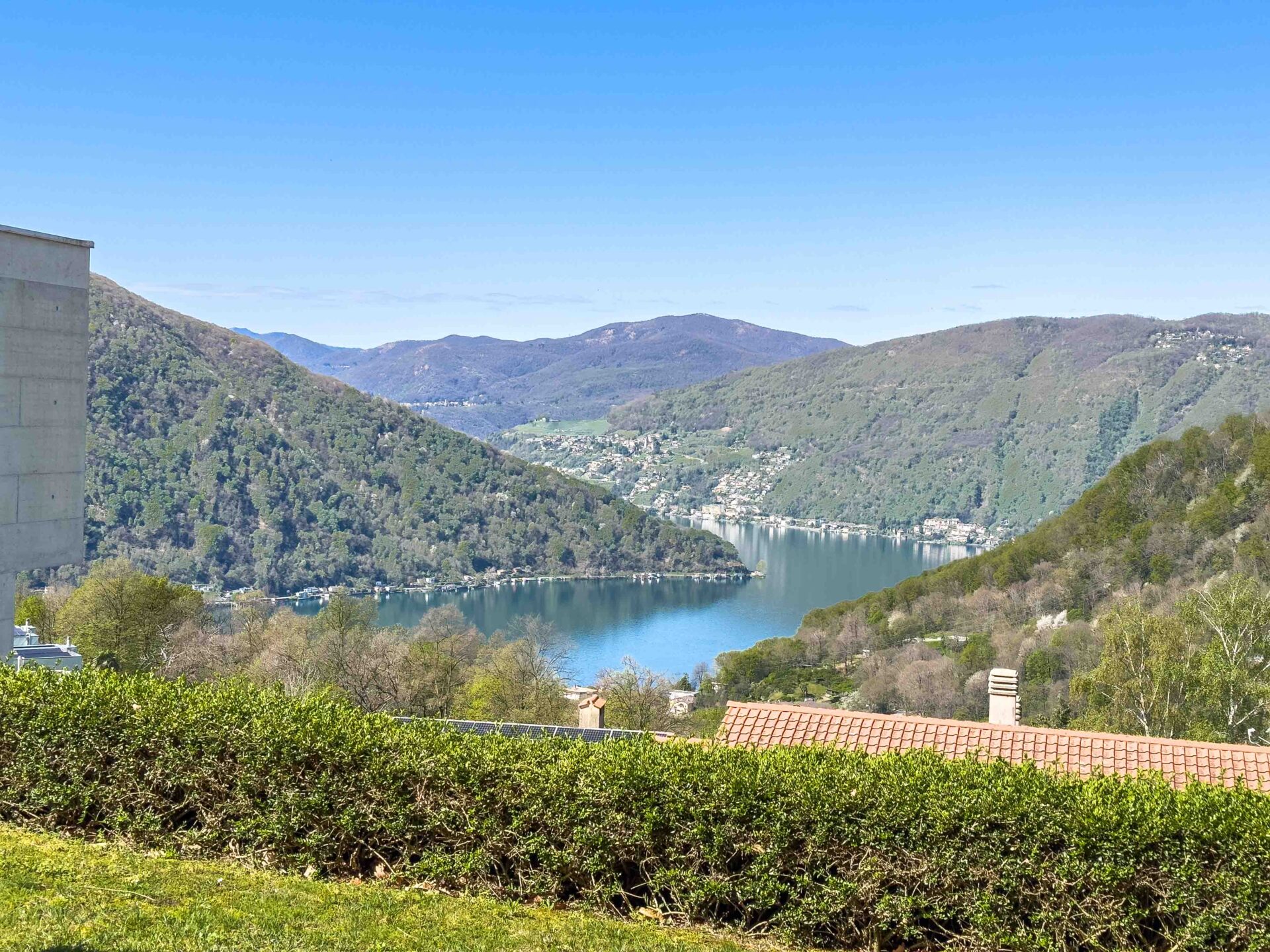 Porzione di terreno edificabile con vista lago in vendita a Rovio