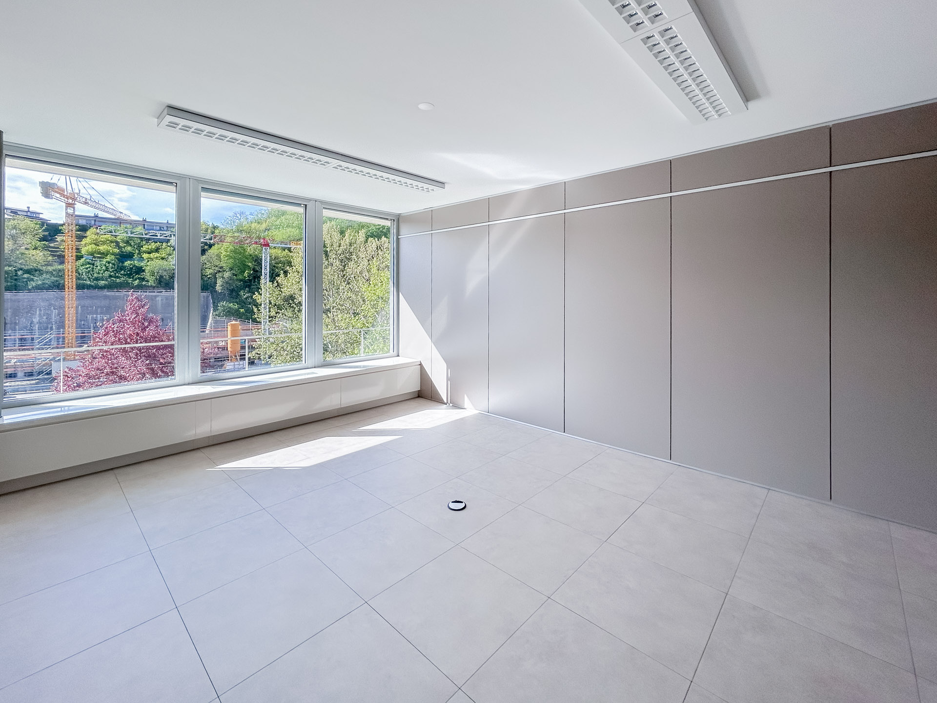 Grande locale uso ufficio in vendita a Pazzallo nel Palazzo Terzerina