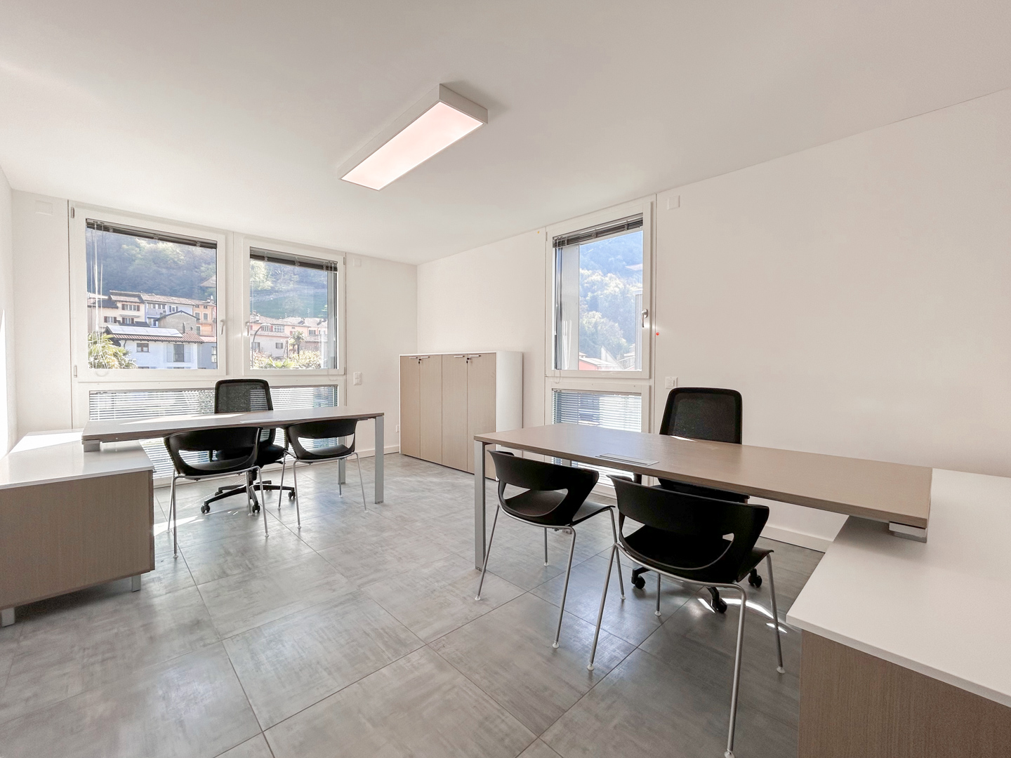 Grande ufficio ammobiliato in affitto a Melano