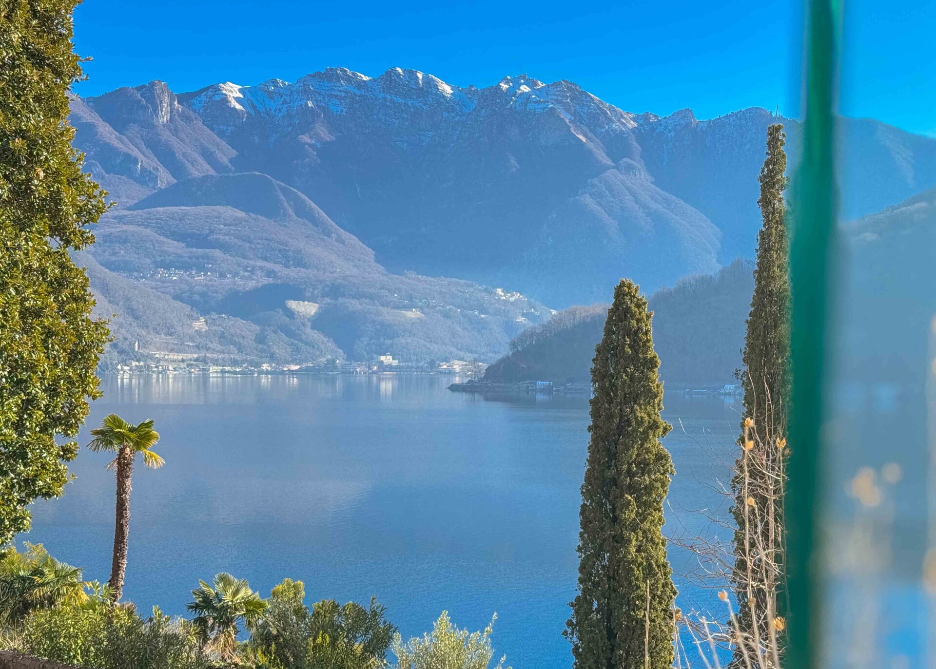 Lake view apartment with pool for sale in Vico Morcote