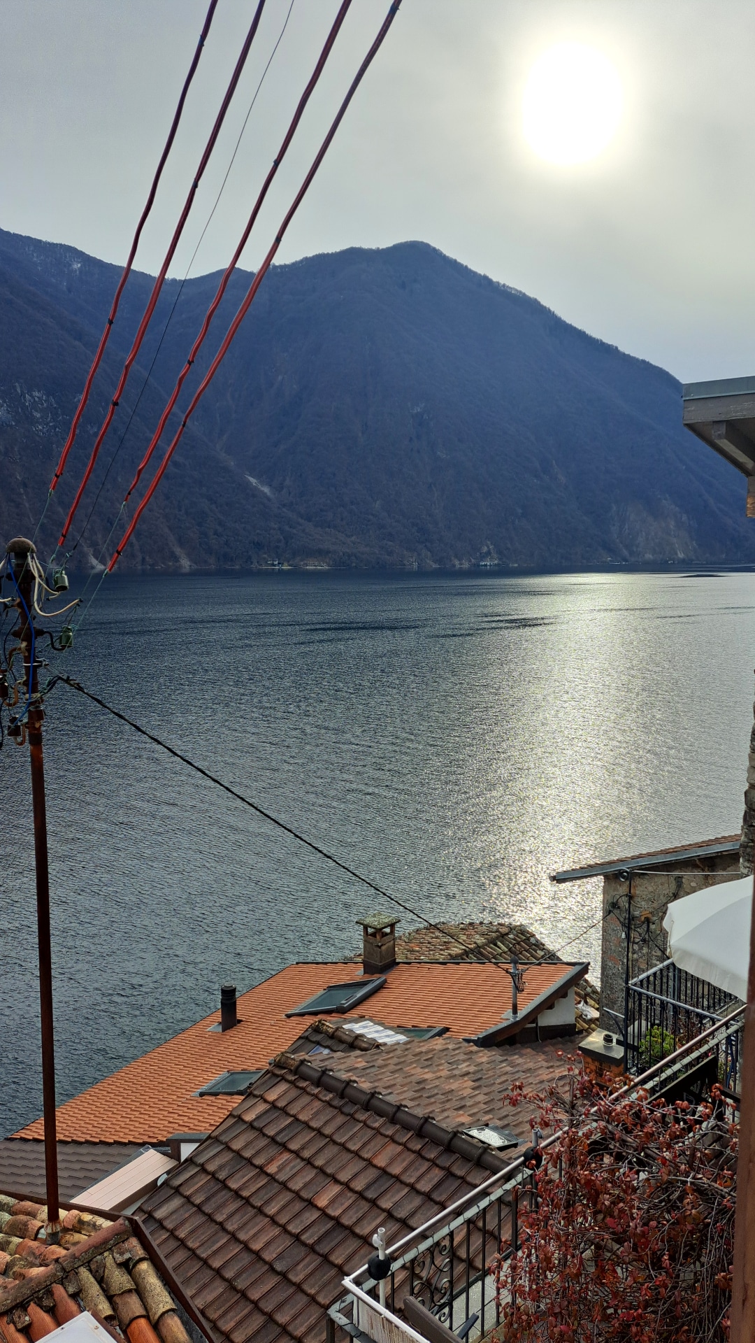 Lakefront house for renovation for sale with approved project in Gandria Lakefront house for renovation for sale with approved project in Gandria