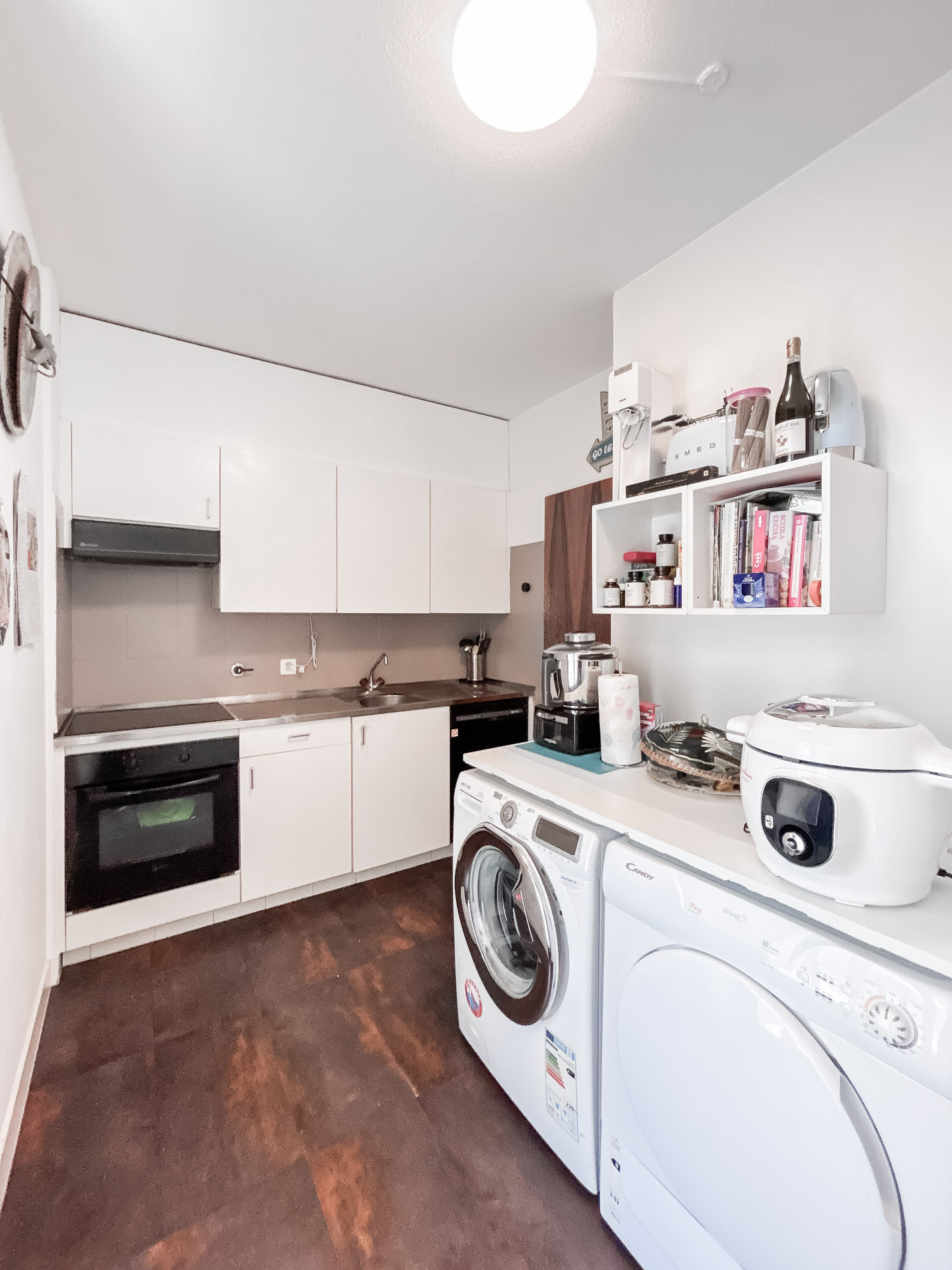 Spacious 2.5-room apartment with large terrace for sale in Paradiso