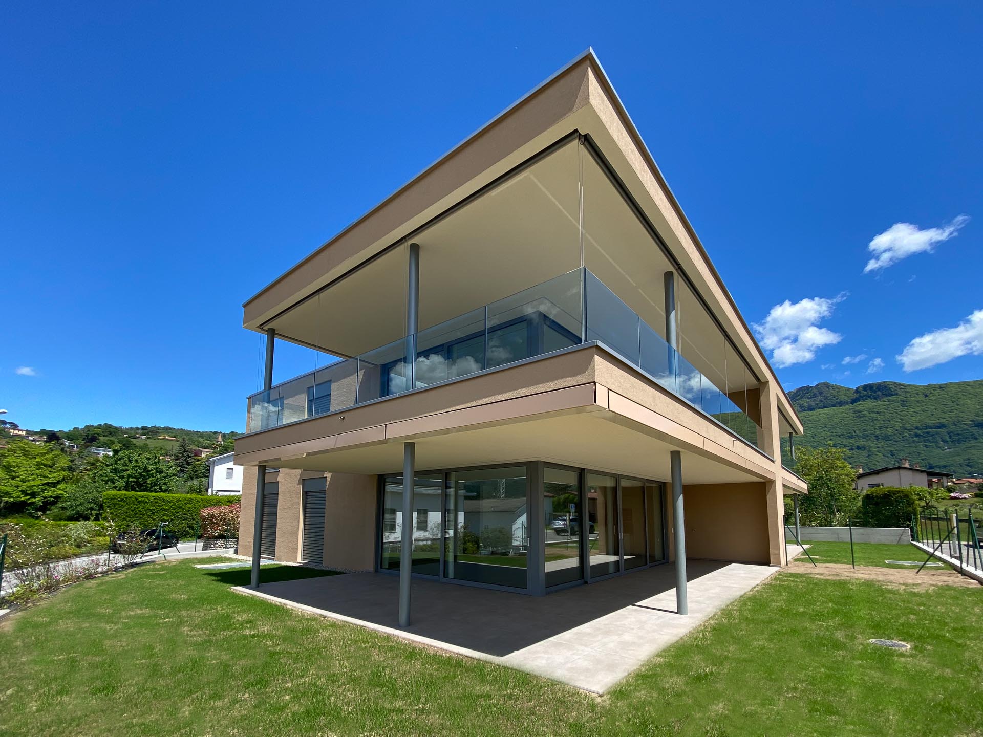 New apartments for sale in Comano in a modern and elegant residence