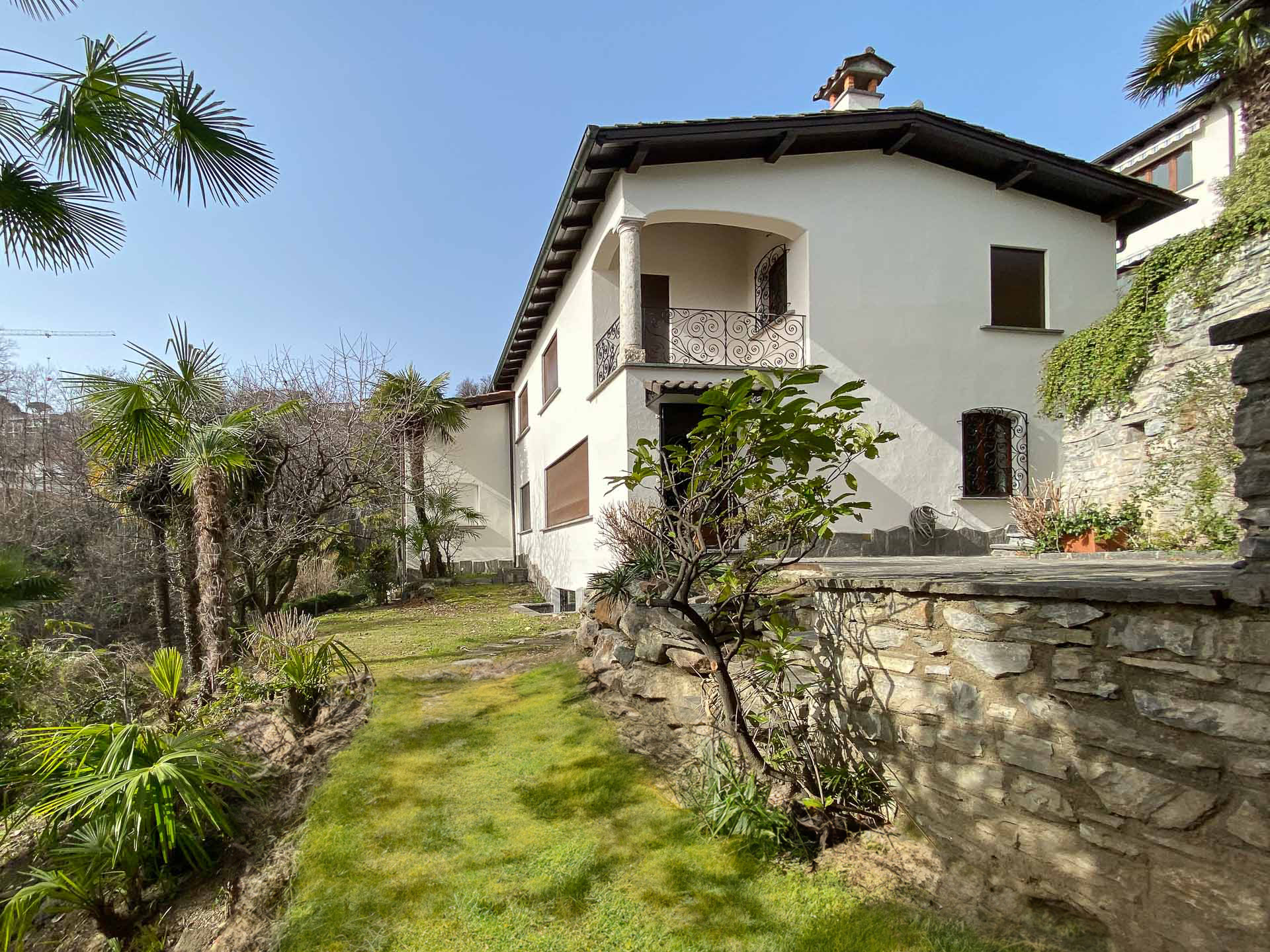 Casa unifamiliare con giardino in affitto a Canobbio